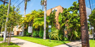 1951 Frank St. / 2519 Virginia Ave Gallery 60