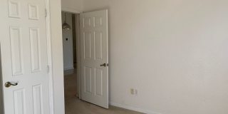 "Move In Special" $250 OFF First Month's Rent - Lovely 3 Bedroom 2 Bath Condo Gallery 24
