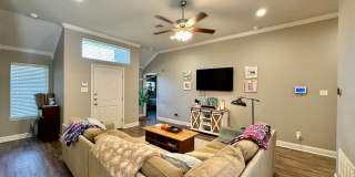 Spacious 4-Bed, 4.5-Bath Home in the Heart of the Baylor Bubble! Gallery 4
