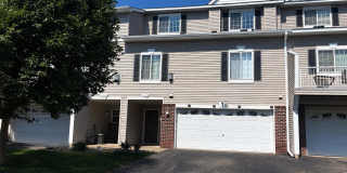 Spacious 2 bedroom townhome available 9/10!! Gallery 1
