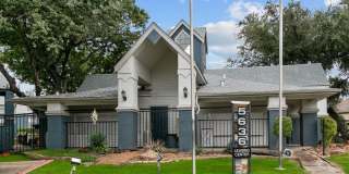 5636 Apartment Homes Gallery 3