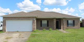 Spacious 3/2 Home in Sunny Hills w/ 2-Car Garage Gallery 1