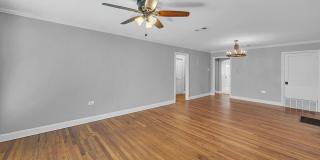 Newly Updated 2BD 1BA Duplex Home - Available Now! Newly Updated 2BD 1BA Duplex Home - Available Now! Gallery 3