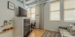 One Bedroom Unit in Wonderful Western Auto Lofts Gallery 5