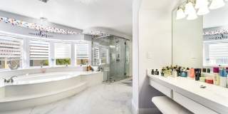 Luxury Living in Guard-Gated Royal Highlands! Gallery 31