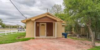 For Lease – 2 Bedroom, 1 Bath Corner Home in Kerrville, TX Gallery 5