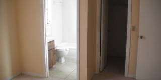 Beautiful 2x2 Downtown Gallery 9