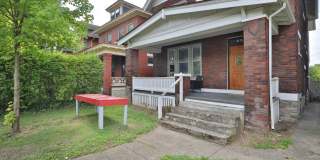 GREAT OSU SOUTH CAMPUS LOCATION - Ridiculously Nice back deck and off-street parking for everyone Gallery 5