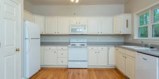 Black Mountain Townhouse Rental! Gallery 19