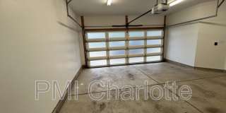 1106 N Alexander St Gallery 22