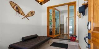 Mountain Modern Retreat- Seasonal Availability Mountain Modern Retreat- Seasonal Availability Gallery 5