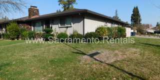 Wonderful Sierra Oaks 3bd/2ba Duplex with 2 Car Garage Gallery 35