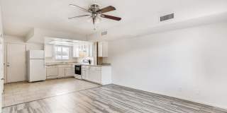 ADORABLE TOWN HOME with BALCONY and a GREAT SIZE PATIO/"BACKYARD" Gallery 5