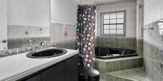 681 Thornridge Ave Gallery 21