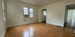 Large centrally located unit with shared yard Large centrally located unit with shared yard Gallery 17