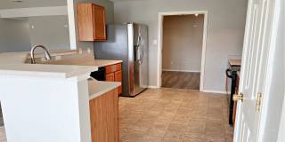 4400 Lloyd Drive Gallery 21