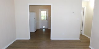 2 bedroom 1 bath duplex available for rent! Gallery 6