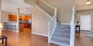 Spacious 3BR House in Gresham Gallery 18