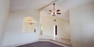 Single Story Home w/Pool in The Lakes! Gallery 12