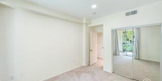 OC: Spacious 2BD/2.5BA Condo in Irvine with Resort-Style Amenities, Private Balcony & In-Unit Laundry & 2 Parking Spaces Gallery 15