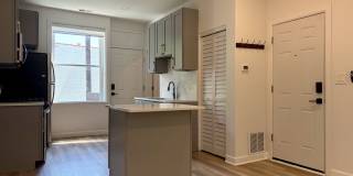 5325 N Damen Avenue Gallery 2