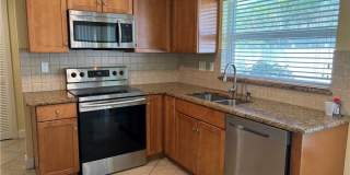 5652 Eichen Circle E Gallery 21
