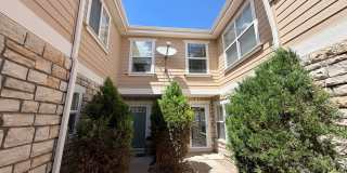 Bright Open-Concept Condo with 1-Car Garage in Prime Commuter Location Gallery 30
