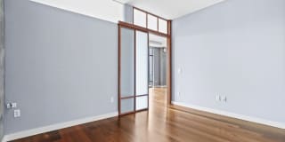 1100 S Hope St Gallery 31