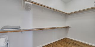 South Town Fully Furnished Home! Gallery 25