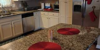 Charming 3BR House in Stone Mountain Gallery 1