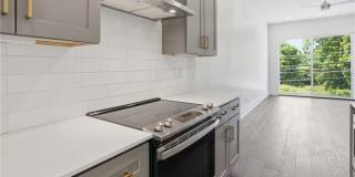 211 Bass Street SW Gallery 14