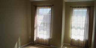 25575 AMERICA Square Gallery 70