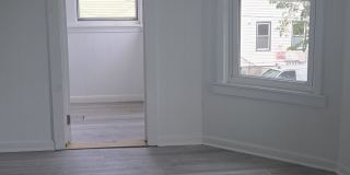 426 Poplar Street Gallery 6