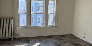 163 Oak Street Gallery 1