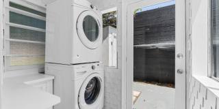 Charming 2 Bed 1 bath "fully furnished monthly rental" in La Jolla Village. Gallery 37