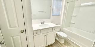 Spacious 3BD/2.5BTH Paired Home minutes from I-77 and I-40 - Available 08/10 Gallery 15