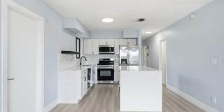 21341 NE 25th Court, Miami, FL 33180 - 1039 Gallery 1