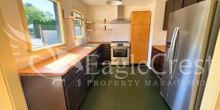 Charming 2 Bed, 2 Bath Home with Updated Kitchen & Outdoor Living Space Charming 2 Bed, 2 Bath Home with Updated Kitchen & Outdoor Living Space Gallery 21