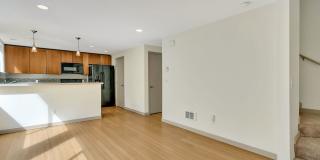 Cheery & Bright Columbia City Townhome Gallery 13