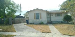 3921 Chestnut A - 2/Bed 1/Bath - $1350/month Gallery 1