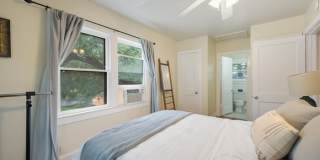 706 1/2 Patterson Gallery 12