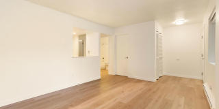 Crestwood Place Gallery 13