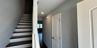 Townhouse with Garage - Minutes from Downtown Rogers Gallery 3