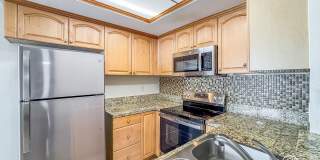 SD: Bright 2BD/2BA Condo in Golden Hill with In-Unit Laundry & Tandem Parking Gallery 3