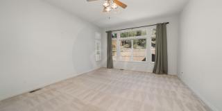 Gorgeous Rancher Located in University Bluffs Gallery 10