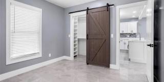 8907 N BOULEVARD Gallery 20