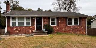 Renovated-Single Family home, close to NGIC & Hollymead Town Center with 5 bedrooms in Camelot! Gallery 1