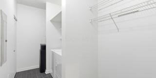 250 Daniel Burnham Square Gallery 28