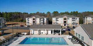 The Groves at 421 *Move In Special* Gallery 1