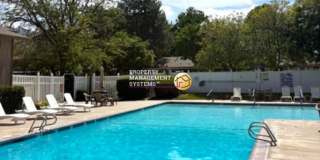 2 Bedroom Condo w/ 2 Car Garage Gallery 1